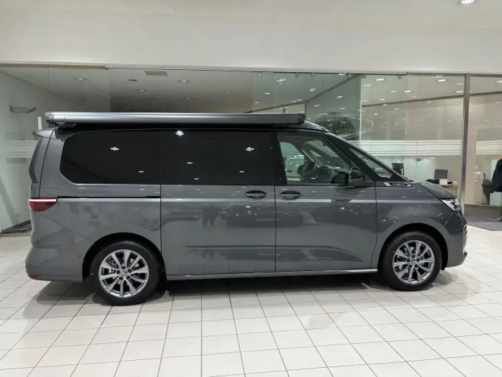 Gebraucht VW California California 150 PS (110 kW) 2025 Indiumgrau metallic Van