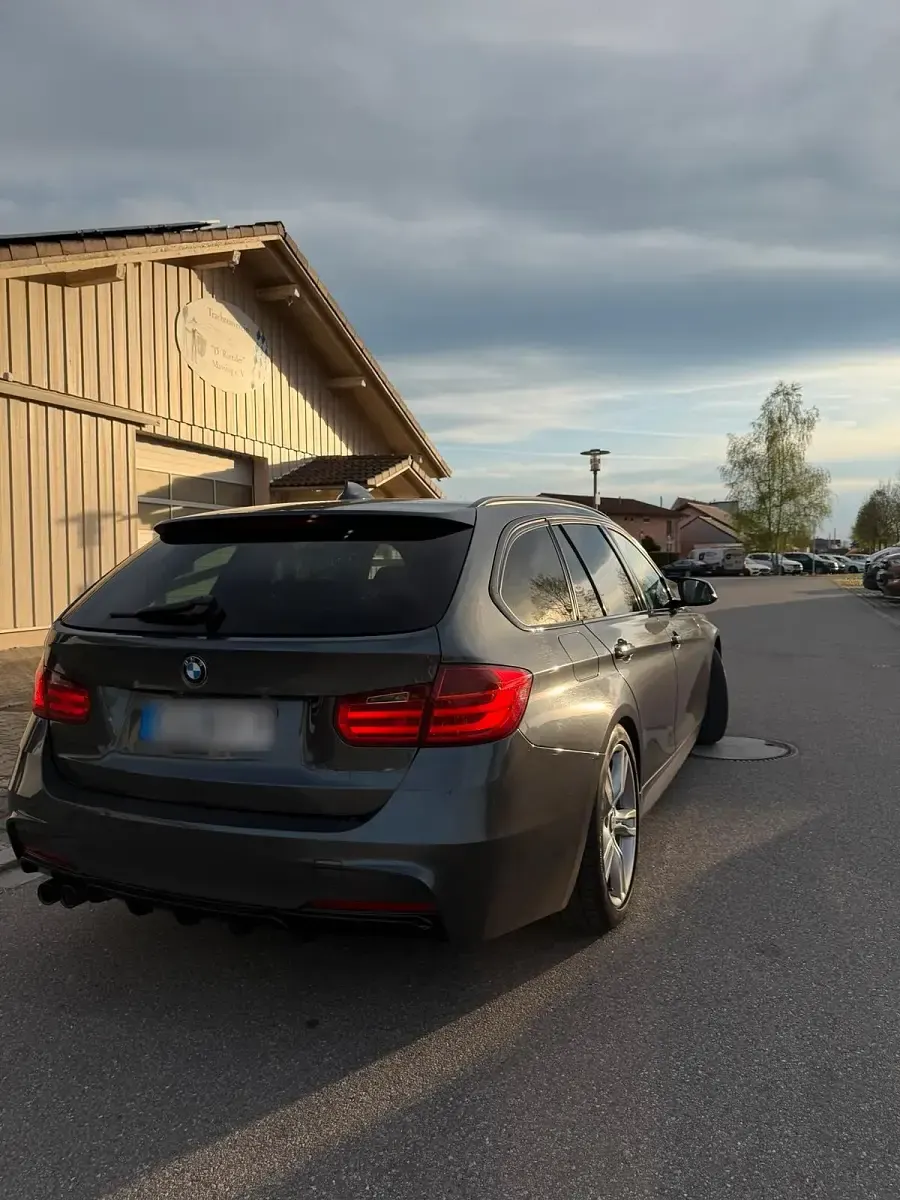 Gebraucht BMW 330 M Performance 258 PS (189 kW) 2013 Grau Kombi
