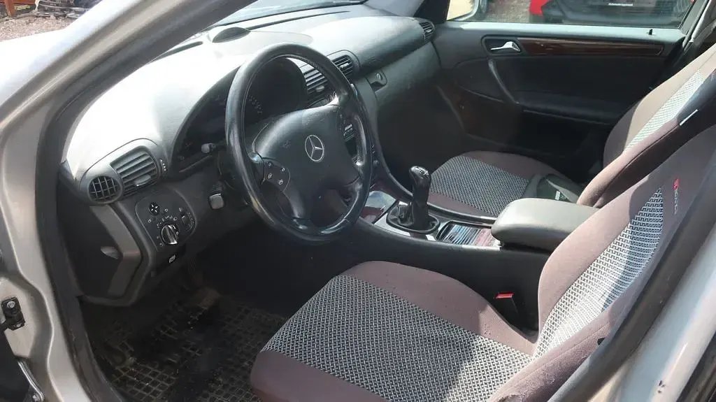 Gebraucht Mercedes C200 116 PS (85 kW) 2001 Silber Limousine