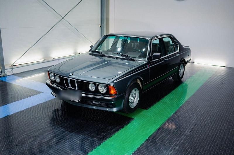 Grau Gebraucht 1985 BMW 735 Limousine | 17.900 € - Bild 1/4