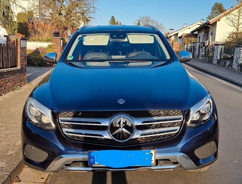 Gebraucht Mercedes GLC250 211 PS (155 kW) 2018 Blau SUV