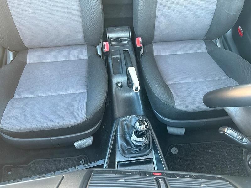 Gebraucht VW Golf IV 75 PS (55 kW) 2001 Schwarz Kleinwagen