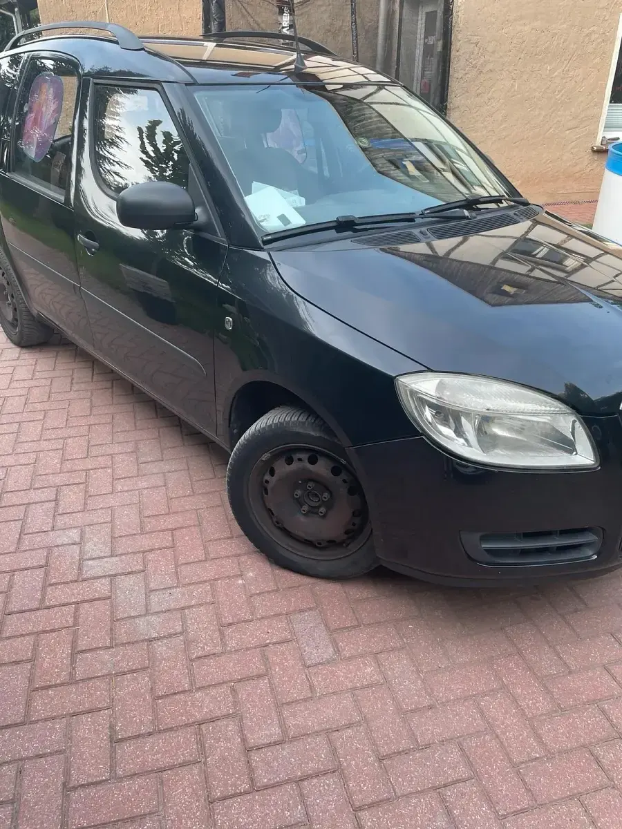 Gebraucht Skoda Roomster 80 PS (58 kW) 2009 Schwarz Van / Kleinbus