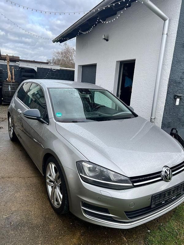 Gebraucht VW Golf VII Highline 125 PS (91 kW) 2013 Silber Limousine