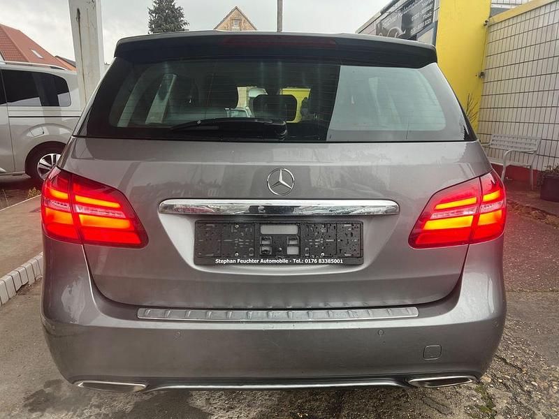 Gebraucht Mercedes B220 184 PS (135 kW) 2017 Grau Van / Kleinbus