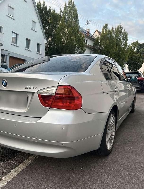 Gebraucht BMW 318 143 PS (105 kW) 2008 Grau Limousine