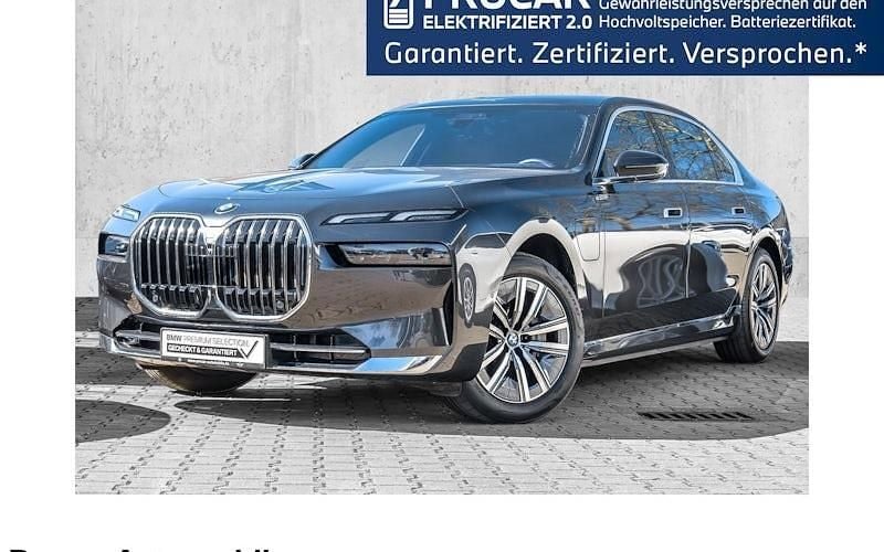 Grau Gebraucht 2023 BMW 750e Sport Line Limousine | 84.990 € (Superpreis) - Bild 1/4