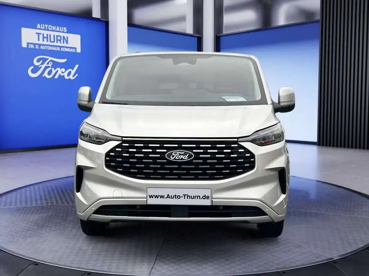 Neu Ford Tourneo 136 PS (100 kW) 2025 Moondustsilver metallic Van / Kleinbus