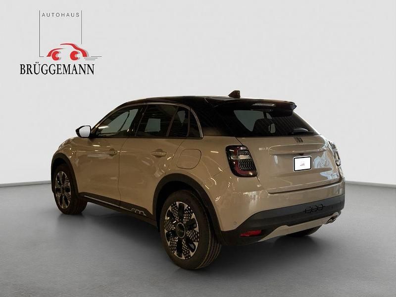 Neu Fiat 600 La Prima 101 PS (74 kW) 2026 Beige SUV