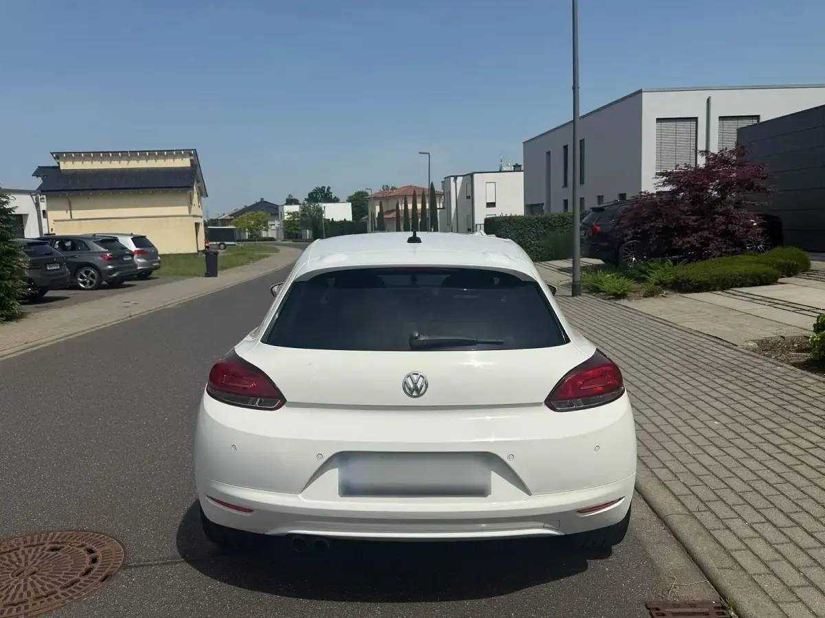 Gebraucht VW Scirocco 122 PS (89 kW) 2013 Weiß Coupé