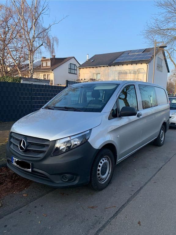 Gebraucht Mercedes Vito 163 PS (119 kW) 2019 Silber Van