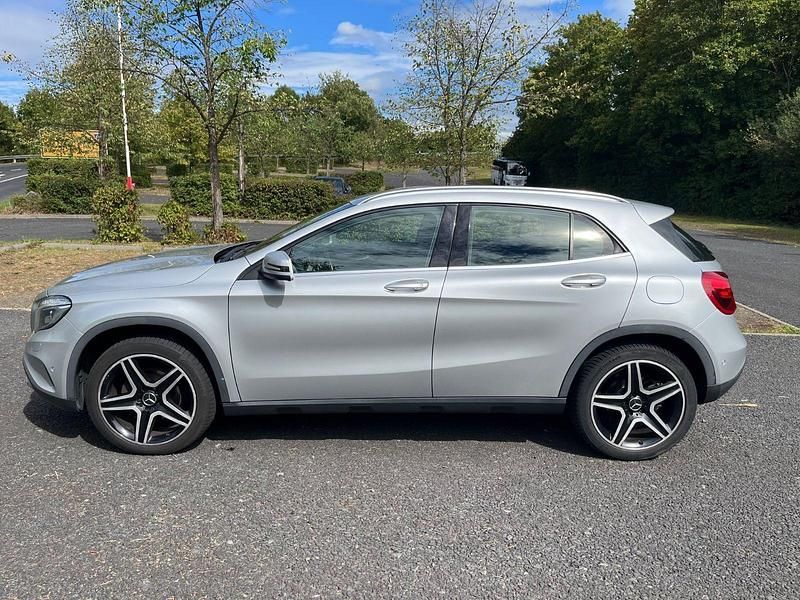 Gebraucht Mercedes GLA220 177 PS (130 kW) 2016 Grau SUV