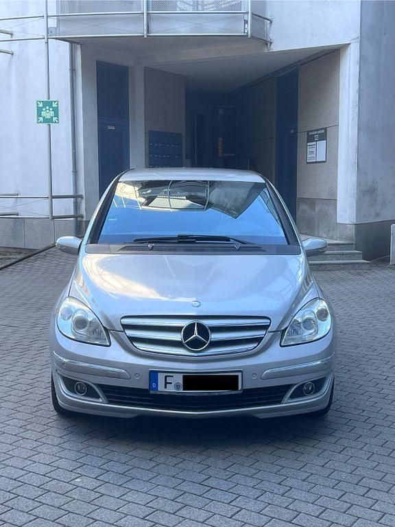Gebraucht Mercedes B180 Avantgarde 109 PS (80 kW) 2006 Silber Van / Kleinbus