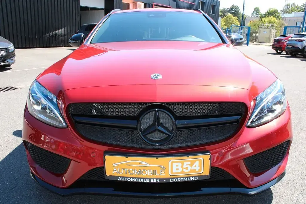 Gebraucht Mercedes C300 AMG 245 PS (180 kW) 2017 Rot Kombi