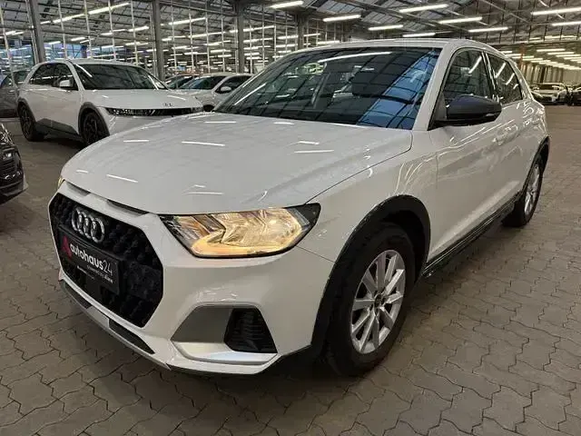 Gebraucht Audi A1 Basis 110 PS (80 kW) 2022 Weiß SUV
