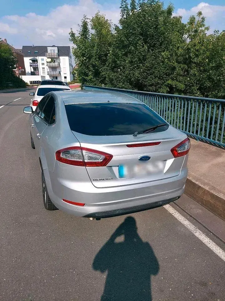 Gebraucht Ford Mondeo Titanium 163 PS (119 kW) 2014 Grau Limousine