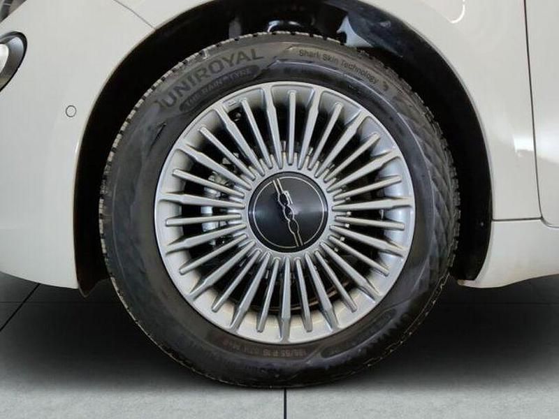 Gebraucht Fiat 500e 69 kW (95 PS) 2023 Arktis weiß Kleinwagen