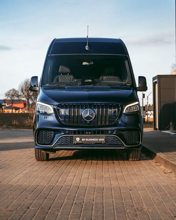 Neu Mercedes Sprinter 190 PS (139 kW) 2025 Blau Van