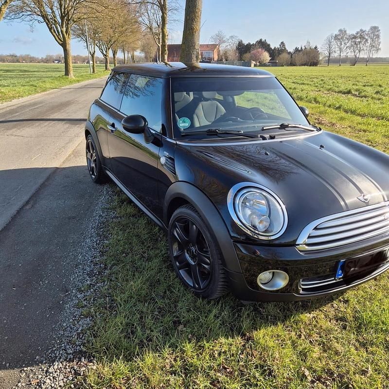 Gebraucht Mini ONE 98 PS (72 kW) 2010 Schwarz Kleinwagen