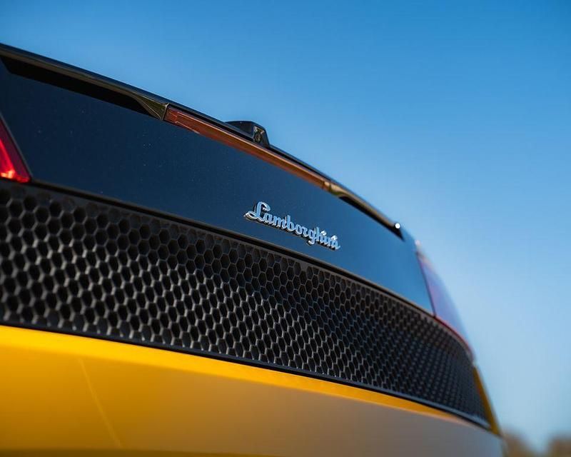 Usata Lamborghini Gallardo 560 CV (411 kW) 2012 Giallo