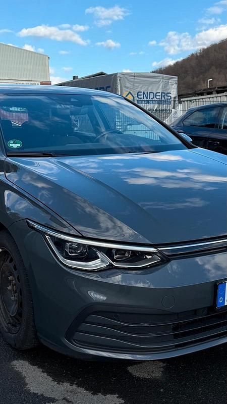 Gebraucht VW Golf VII Life 116 PS (85 kW) 2020 Grau Limousine