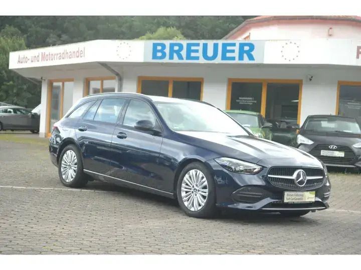 Blau Gebraucht 2022 Mercedes C220 Limousine | 27.846 € (Superpreis) - Bild 1/4