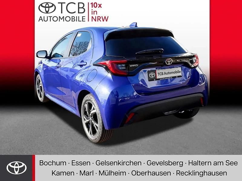 Neu Toyota Yaris 116 PS (85 kW) 2025 Blau Kleinwagen