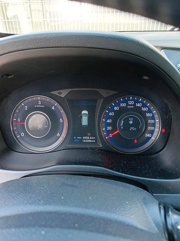 Schwarz Gebraucht 2015 Hyundai i40 Kombi | 9.500 € (Fairer Preis) - Bild 1/4