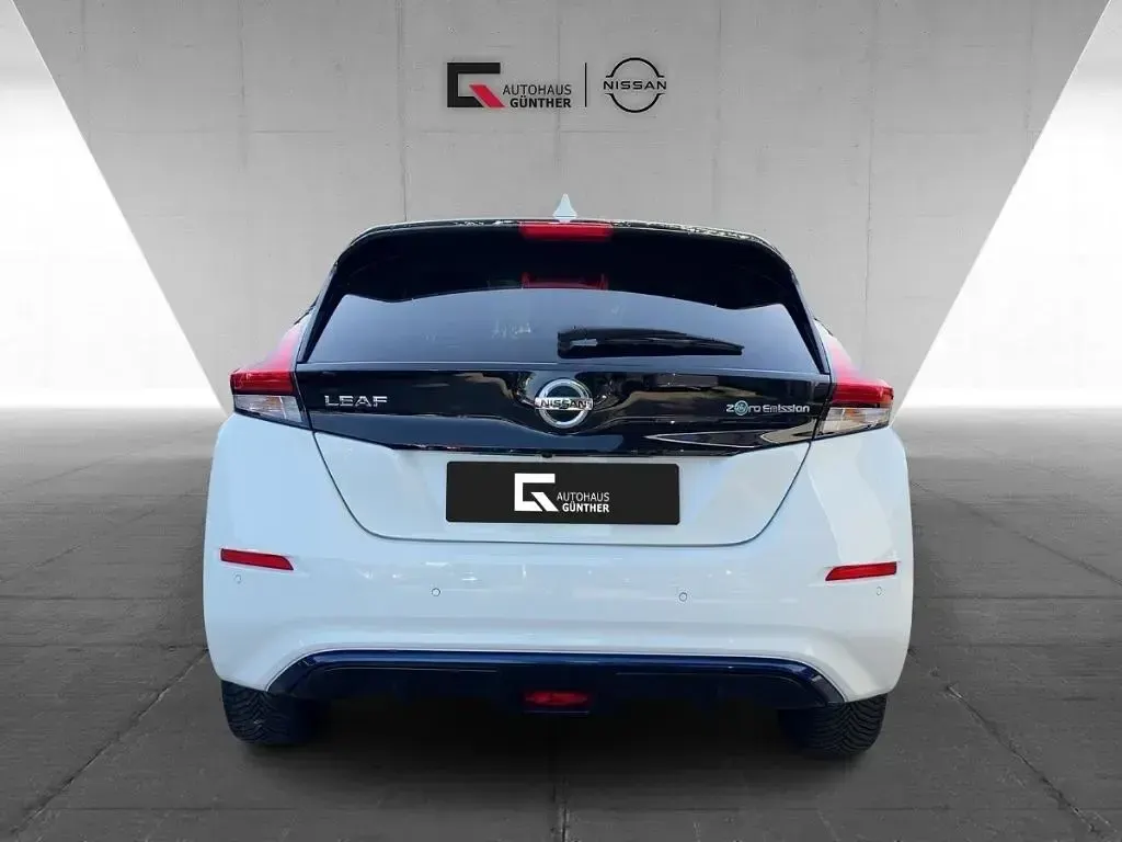 Gebraucht Nissan Leaf 360º 89 kW (122 PS) 2022 Weiß Kleinwagen