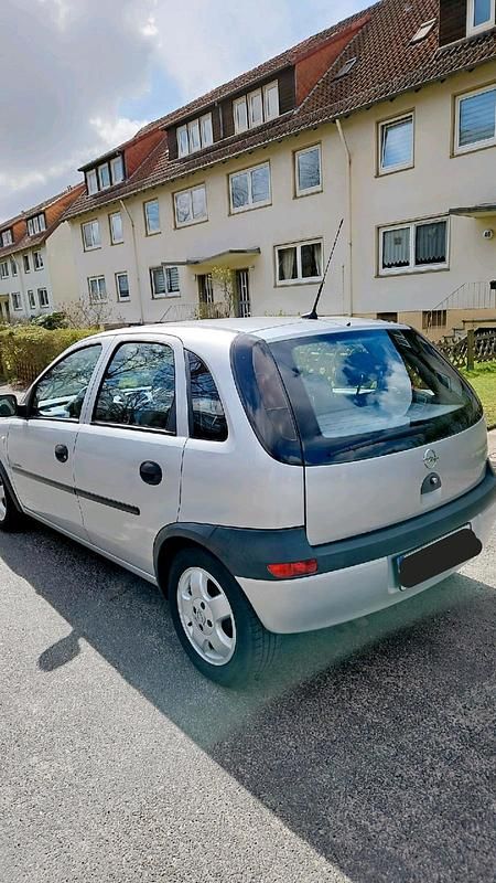 Gebraucht Opel Corsa 90 PS (66 kW) 2001 Silber Kleinwagen