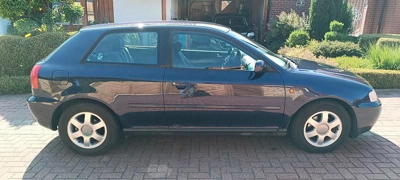 Blau Gebraucht 1997 Audi A3 Coupé | 950 € (Etwas zu teuer) - Bild 1/4