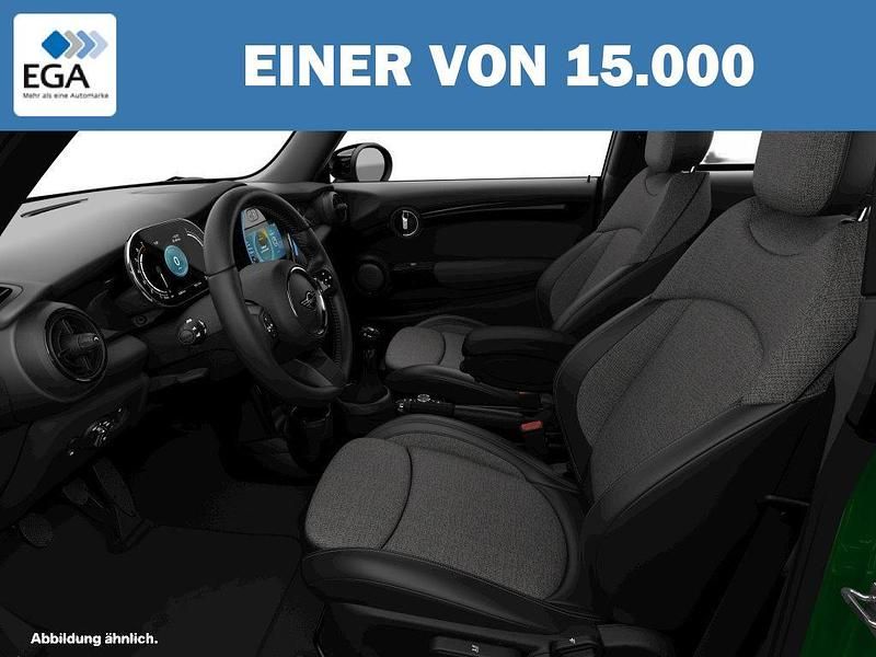 Gebraucht Mini Cooper Classic 136 PS (100 kW) 2024 Grün metallic Kleinwagen