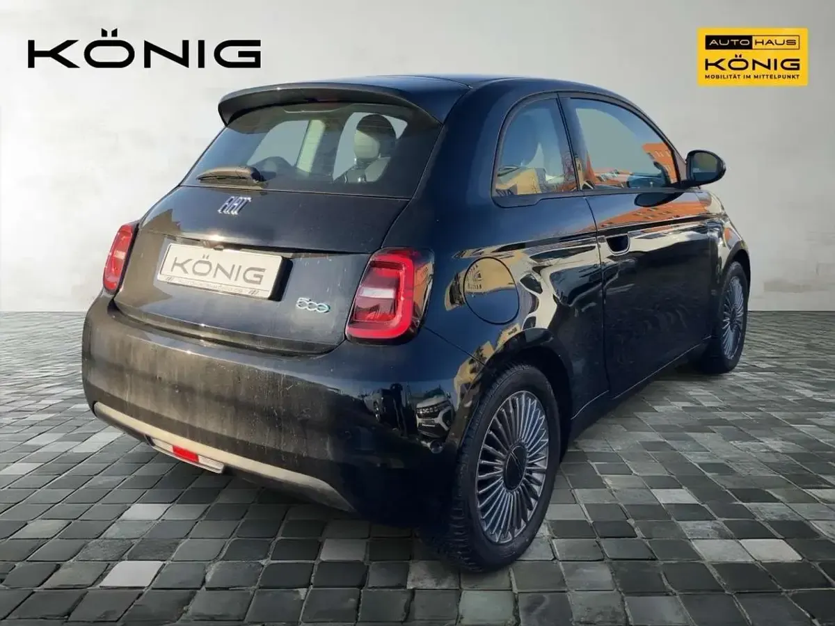 Gebraucht Fiat 500e 86 kW (118 PS) 2023 Schwarz Kleinwagen