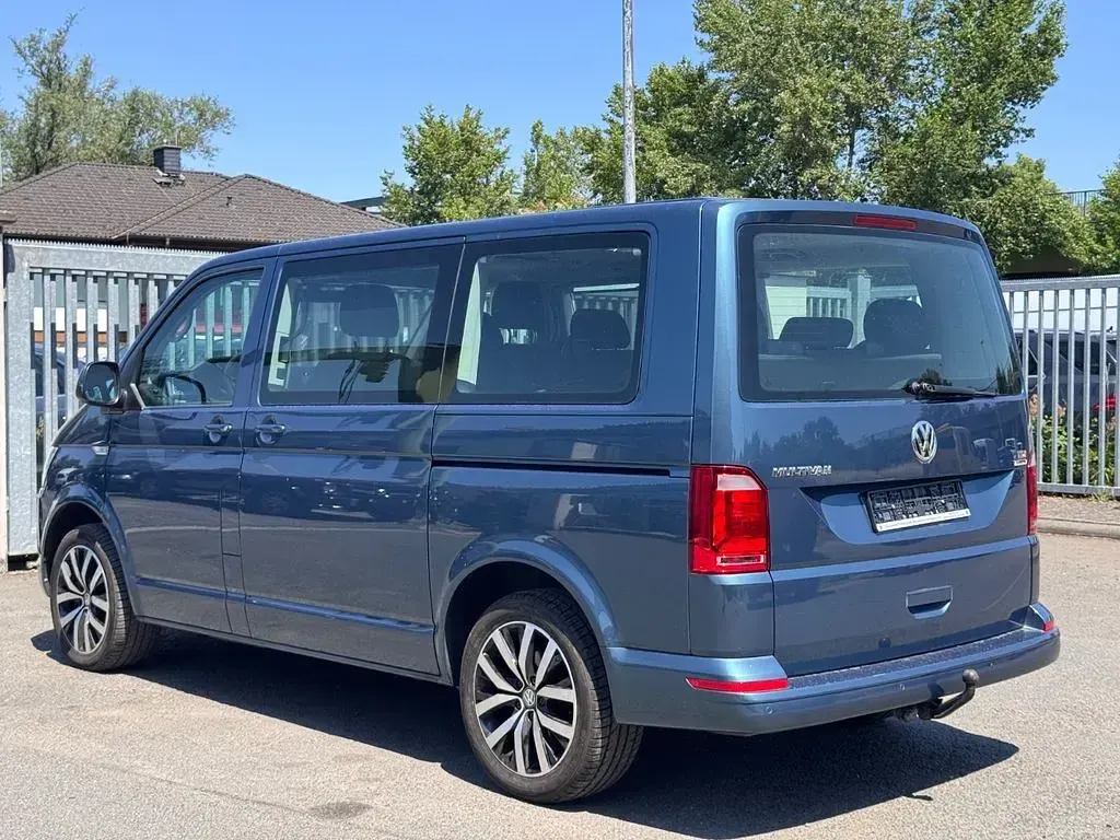 Gebraucht VW Multivan Comfortline 204 PS (150 kW) 2016 Grün Van / Kleinbus