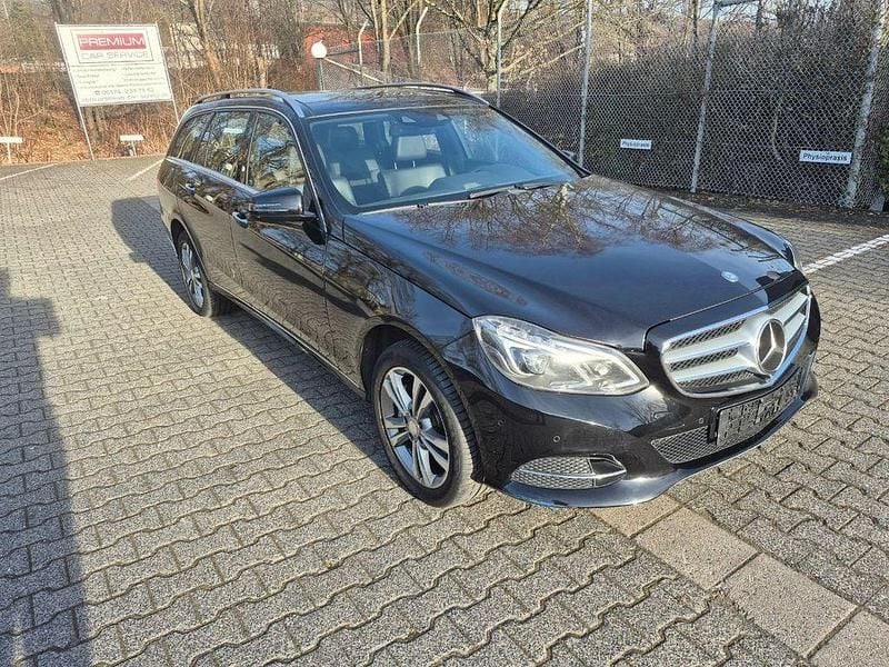 Gebraucht Mercedes E400 333 PS (244 kW) 2013 Schwarz Limousine