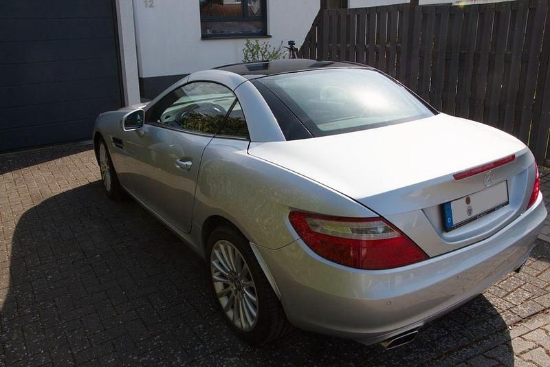 Gebraucht Mercedes SLK200 184 PS (135 kW) 2015 Silber Cabrio