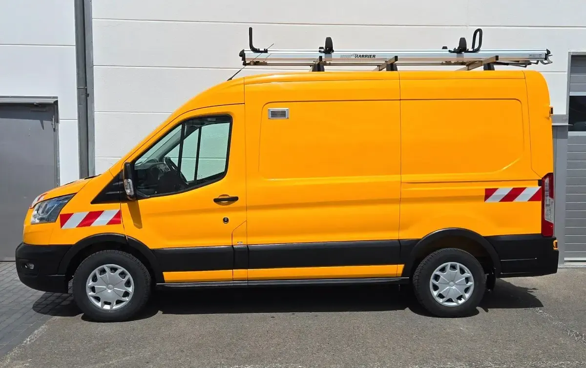 Gebraucht Ford Transit 131 PS (96 kW) 2021 Orange Van
