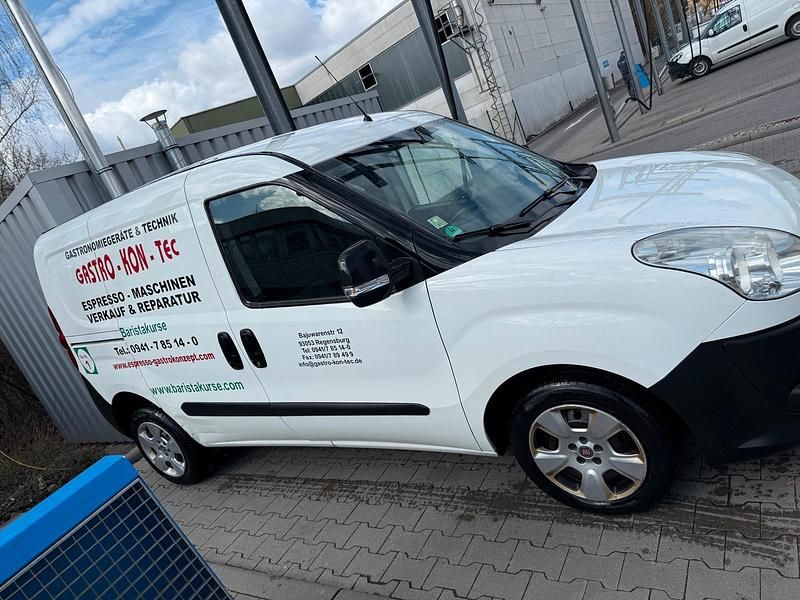 Gebraucht Fiat Doblò 140 PS (102 kW) 2012 Weiß Van / Kleinbus