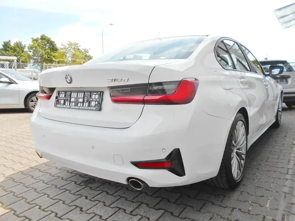Gebraucht BMW 318 Performance 150 PS (110 kW) 2020 Weiß Limousine