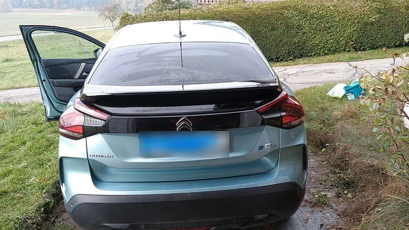 Gebraucht Citroën e-C4 Shine 100 kW (136 PS) 2022 Blau Coupé