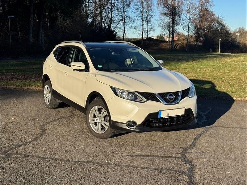 Gebraucht Nissan Qashqai Tekna 131 PS (96 kW) 2016 Weiß SUV