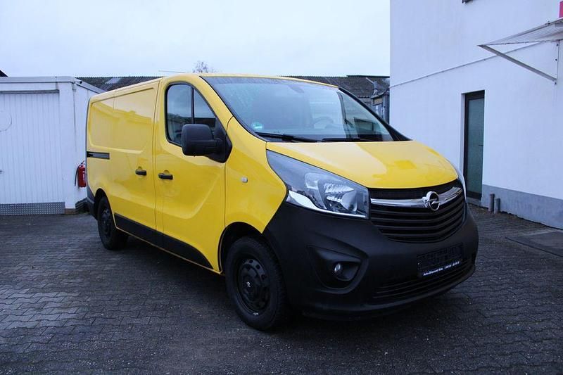 Gelb Gebraucht 2019 Opel Vivaro Van / Kleinbus | 12.999 € (Guter Preis) - Bild 1/4