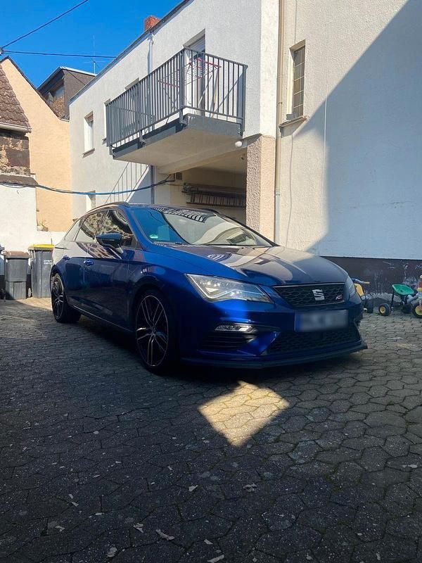 Gebraucht Seat Leon 4Drive 300 PS (220 kW) 2017 Blau Kombi