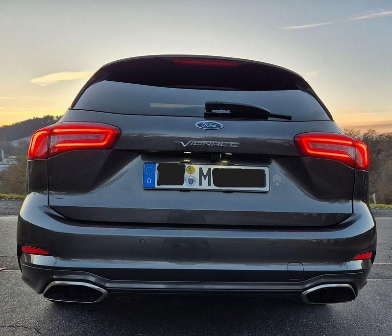 Gebraucht Ford Focus Vignale 155 PS (114 kW) 2020 Grau Kombi