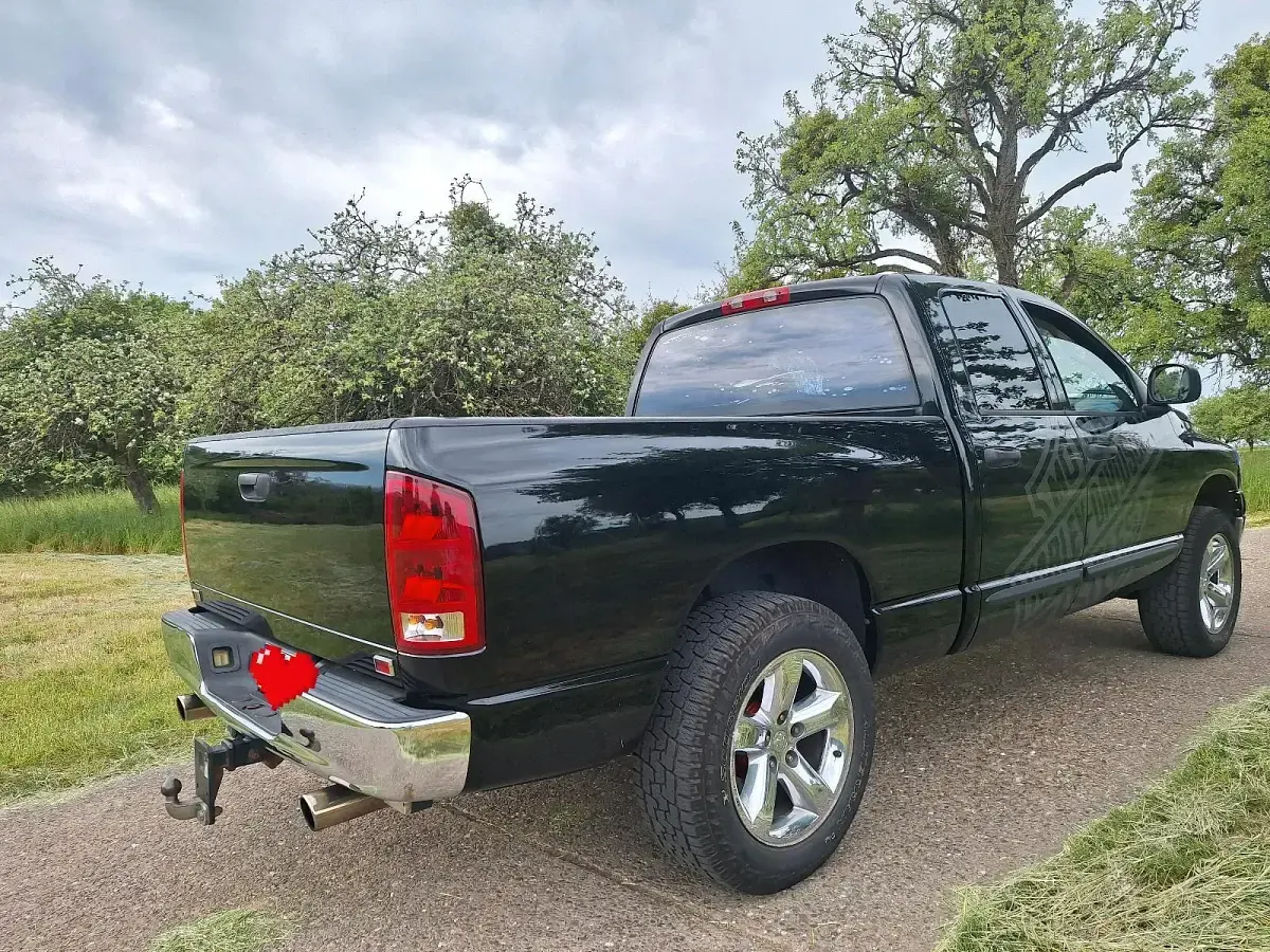 Second-hand Dodge Ram 250 CP (183 kW) 2004 Negru Pickup