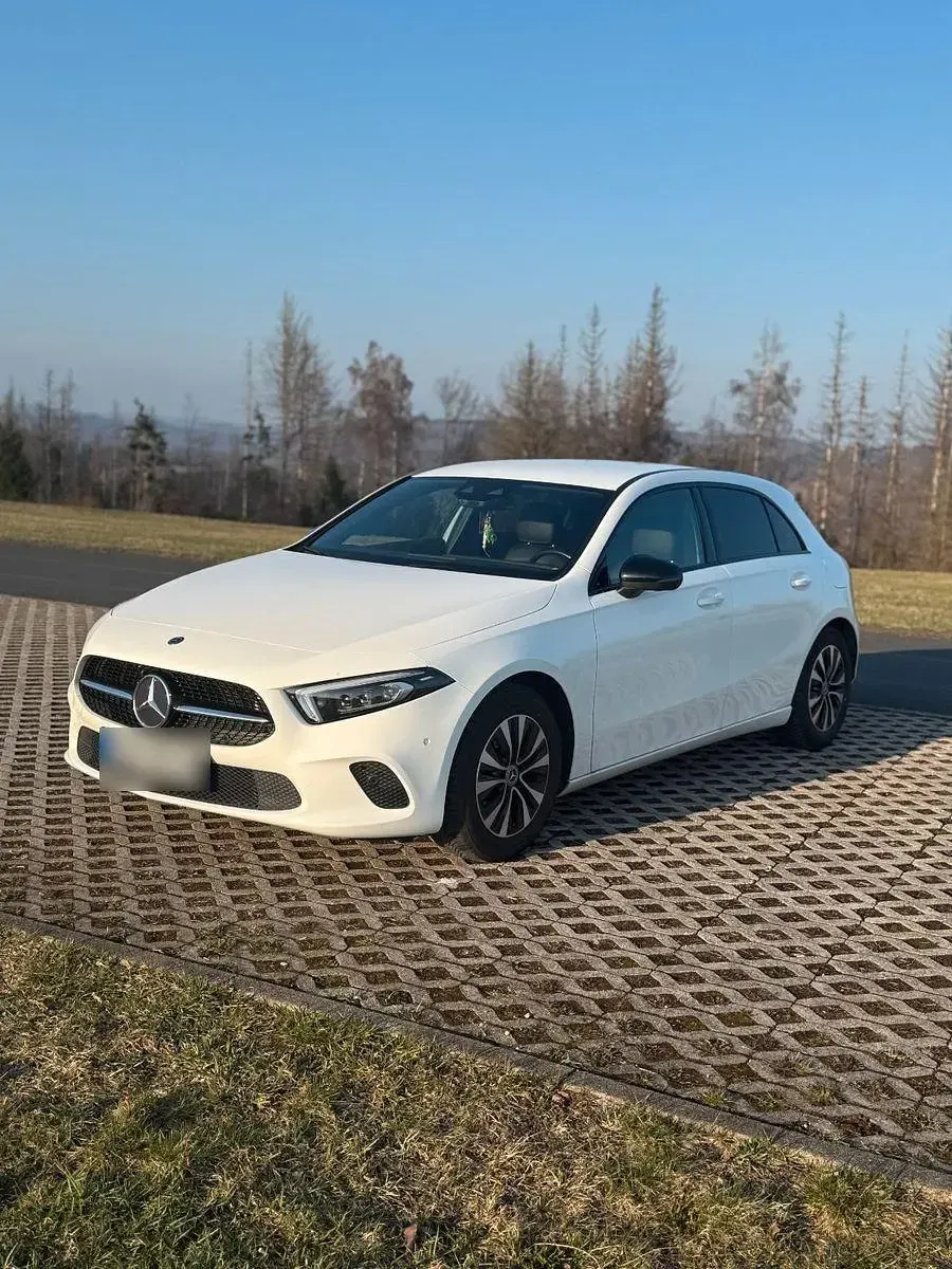 Gebraucht Mercedes A200 163 PS (119 kW) 2020 Weiß Limousine