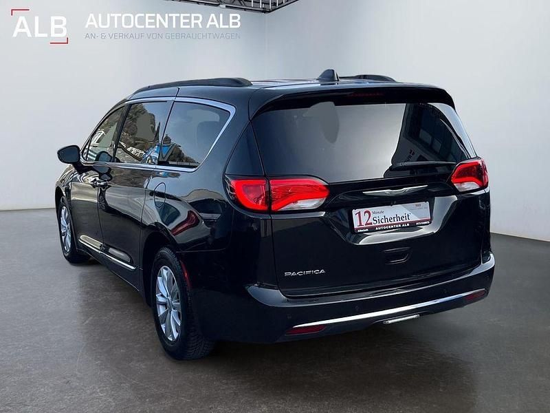 Gebraucht Chrysler Pacifica 291 PS (214 kW) 2016 Schwarz Van / Kleinbus