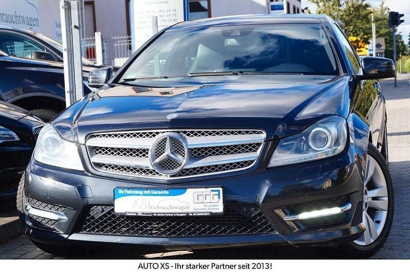 Schwarz Gebraucht 2012 Mercedes C250 AMG line Coupé | 14.990 € (Guter Preis) - Bild 1/4