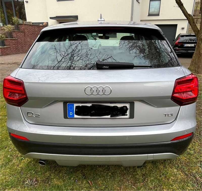 Silber Gebraucht 2018 Audi Q2 Design SUV | 16.500 € (Guter Preis) - Bild 1/4