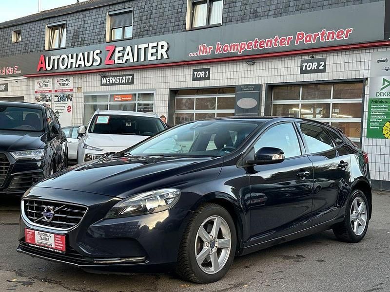 Blau Gebraucht 2015 Volvo V40 You! Kombi | 7.990 € (Guter Preis) - Bild 1/3